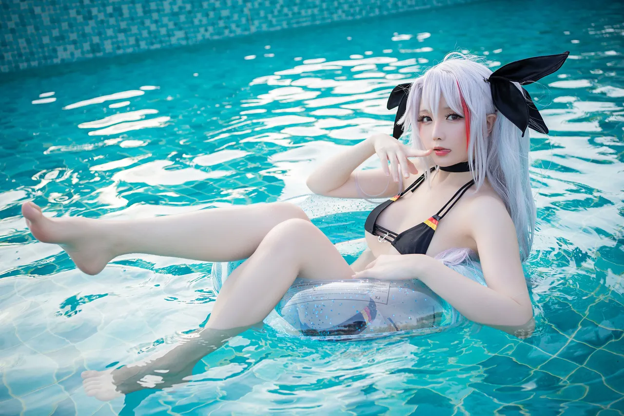 星之迟迟 Prinz Eugen Bikini-erohere2.webp